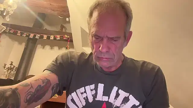 Snapshot of CBT-Sounding chatting on 02.22.26 CBT-Sounding online show from 02.22.26