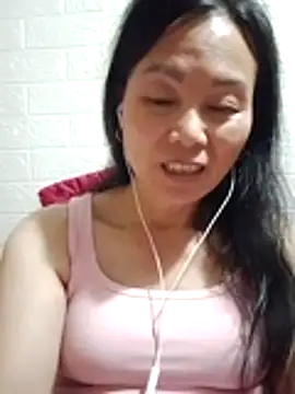 Snapshot of Lili-123k chatting on 03.23.26 Lili-123k online show from 03.23.26