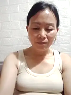 Snapshot of Lili-123k chatting on 04.13.26 Lili-123k online show from 04.13.26