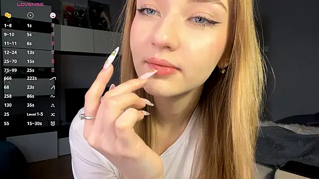 Snapshot of AveryBerkson chatting on 02.06.26 AveryBerkson online show from 02.06.26