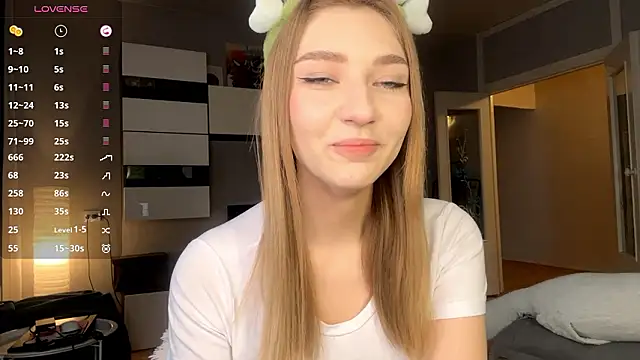 Snapshot of AveryBerkson chatting on 02.18.26 AveryBerkson online show from 02.18.26