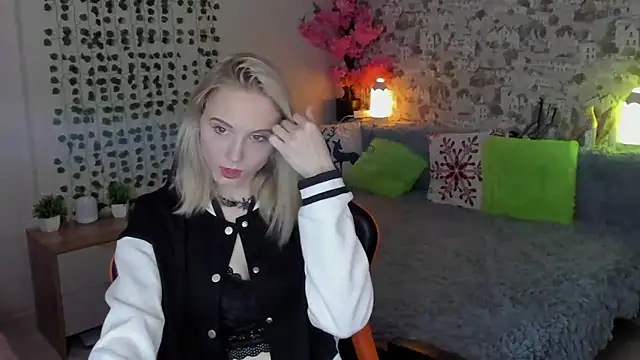 Snapshot of Gina_Gina_love chatting on 05.08.26 Gina Gina love online show from 05.08.26