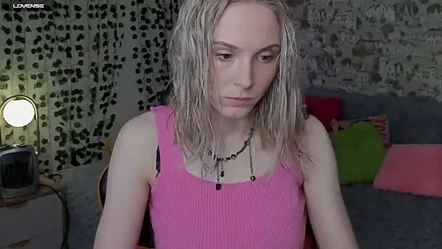 Snapshot of Gina_Gina_love chatting on 05.28.26 Gina Gina love online show from 05.28.26