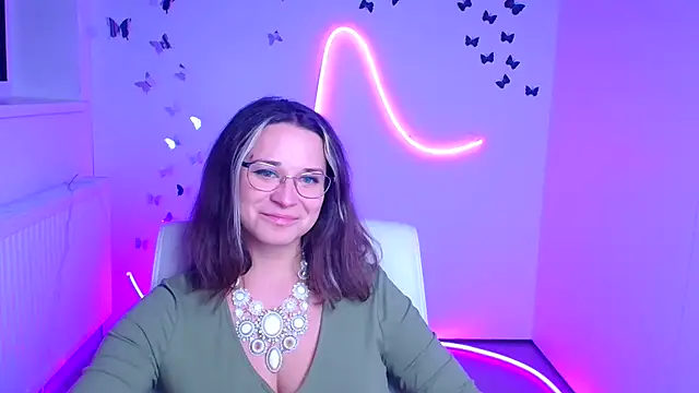 Snapshot of Melodie_Aster chatting on 12.19.25 Melodie Aster online show from 12.19.25