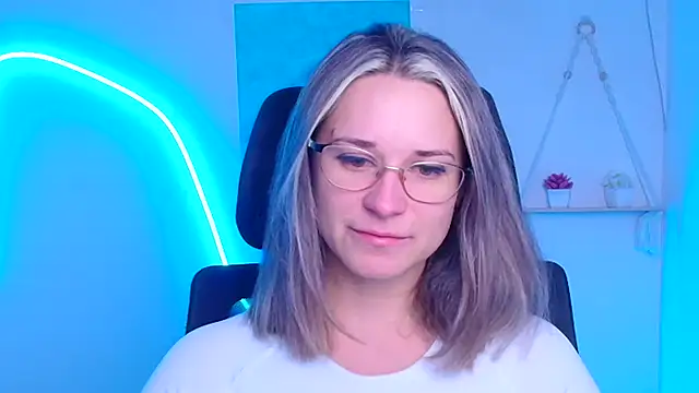 Snapshot of Melodie_Aster chatting on 01.12.26 Melodie Aster online show from 01.12.26