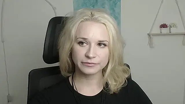 Melodie Aster online show from 04.14.26