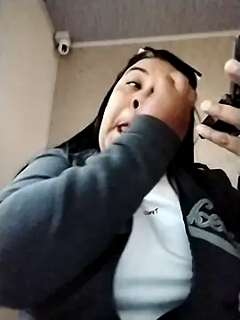 Snapshot of Carameloswing1 chatting on 12.14.25 Carameloswing1 online show from 12.14.25