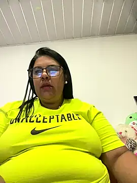 Snapshot of Carameloswing1 chatting on 12.14.25 Carameloswing1 online show from 12.14.25