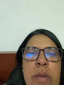 Snapshot of Carameloswing1 chatting on 12.21.25 Carameloswing1 online show from 12.21.25