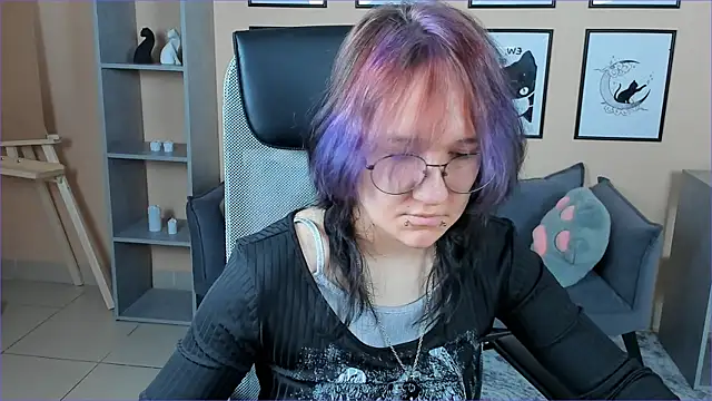 Sylvia Reed online show from 01.09.26