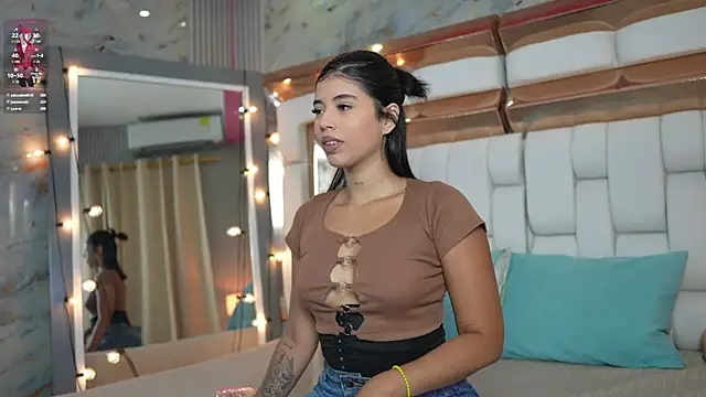 Snapshot of Kathamullerr chatting on 06.19.26 Kathamullerr online show from 06.19.26