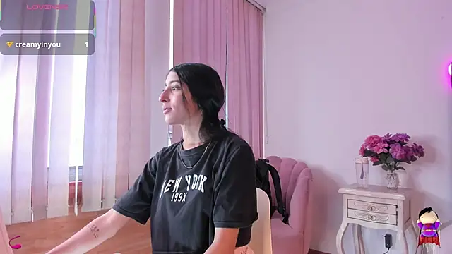 Snapshot of lya__brown chatting on 12.22.25 lya brown online show from 12.22.25