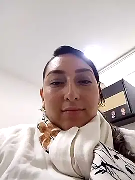 Valeria montana  online show from 02.05.26