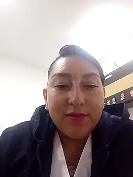 Valeria montana  online show from 04.13.26