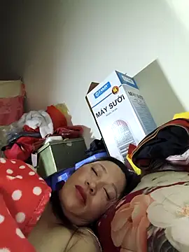 Y-eahi online show from 12.04.25