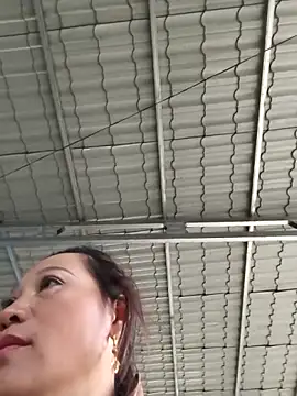 Y-eahi online show from 12.17.25