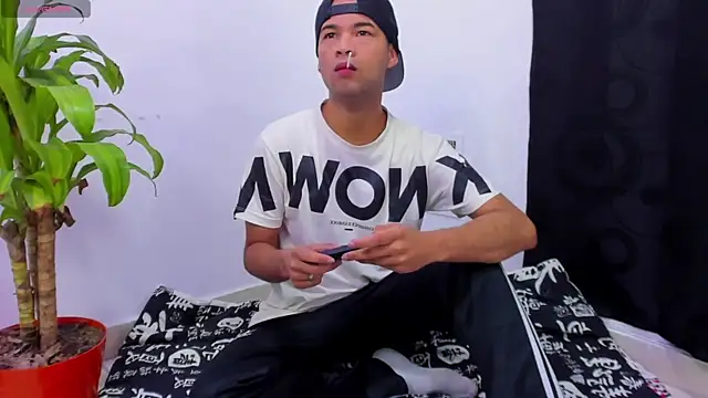 Snapshot of SweeXioji chatting on 01.17.26 SweeXioji online show from 01.17.26