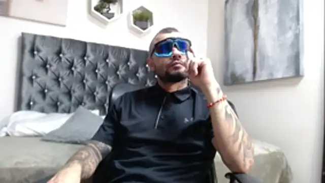 Snapshot of lucky_smith1 chatting on 12.17.25 lucky smith1 online show from 12.17.25