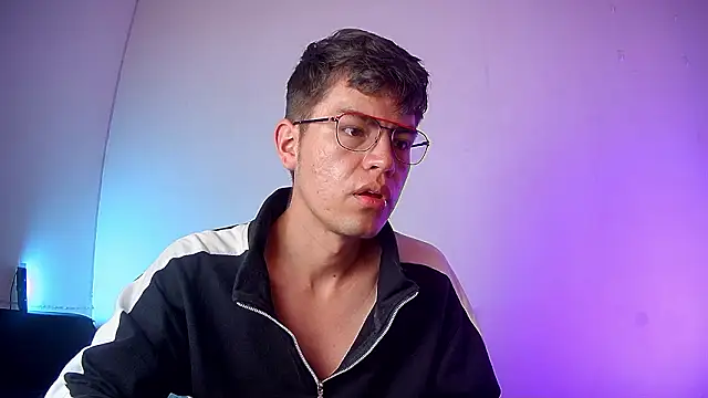 Snapshot of nicolatinboy chatting on 02.21.26 nicolatinboy online show from 02.21.26