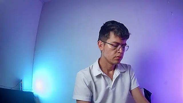 Snapshot of nicolatinboy chatting on 02.26.26 nicolatinboy online show from 02.26.26