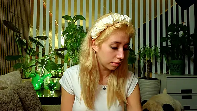 FlowweerGirl online show from 12.13.25