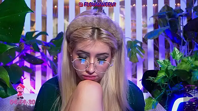 Snapshot of FlowweerGirl chatting on 02.03.26 FlowweerGirl online show from 02.03.26