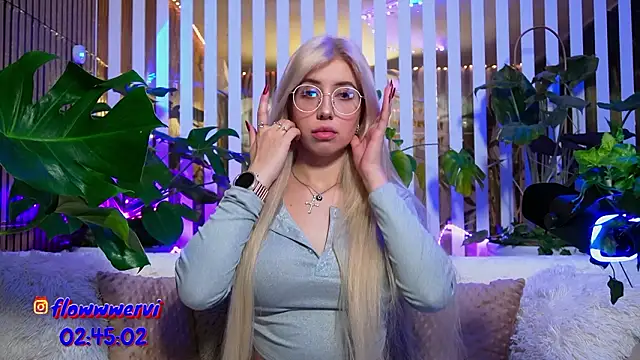 Snapshot of FlowweerGirl chatting on 02.09.26 FlowweerGirl online show from 02.09.26