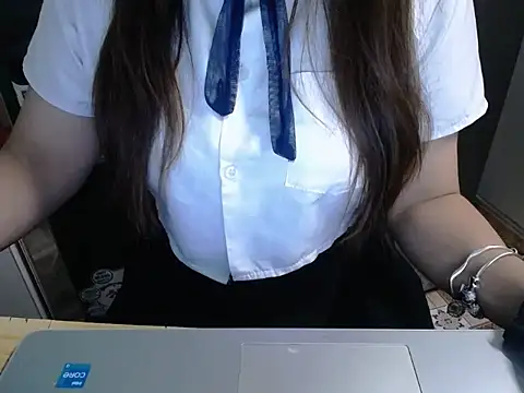 Snapshot of maian_love chatting on 05.06.26 maian love online show from 05.06.26