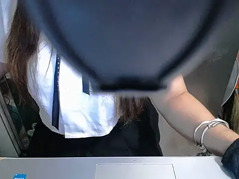 Snapshot of maian_love chatting on 05.09.26 maian love online show from 05.09.26