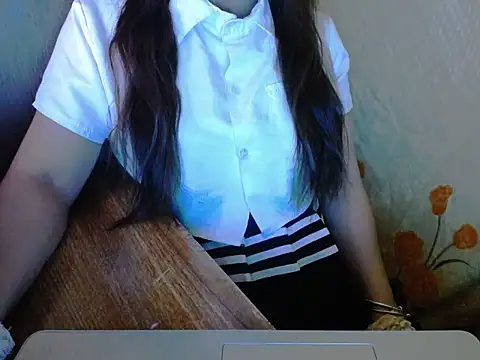 Snapshot of maian_love chatting on 06.13.26 maian love online show from 06.13.26