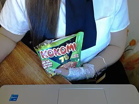 Snapshot of maian_love chatting on 06.14.26 maian love online show from 06.14.26