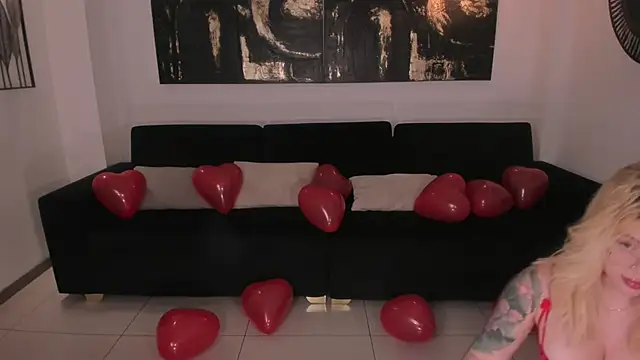 Snapshot of MadisonKane chatting on 02.14.26 MadisonKane online show from 02.14.26