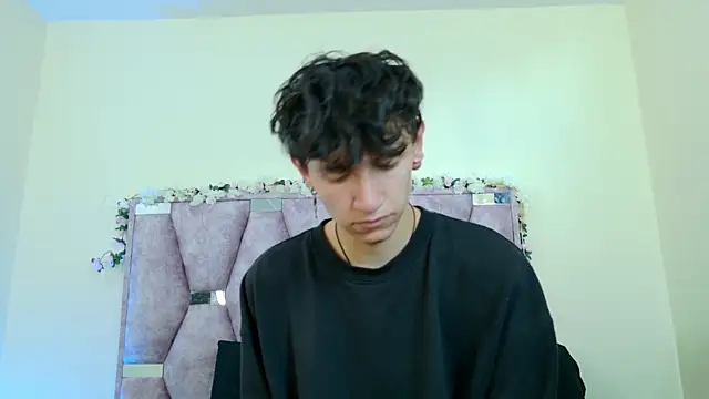 Snapshot of iris_and_damian chatting on 01.17.26 iris and damian online show from 01.17.26