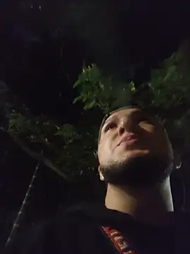 Snapshot of GideonCartie chatting on 12.04.25 GideonCartie online show from 12.04.25