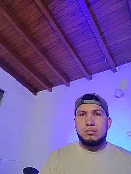 Snapshot of GideonCartie chatting on 12.04.25 GideonCartie online show from 12.04.25