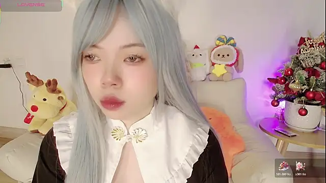 Snapshot of Miyeoonn chatting on 12.20.25 Miyeoonn online show from 12.20.25