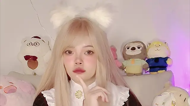 Snapshot of Miyeoonn chatting on 01.13.26 Miyeoonn online show from 01.13.26