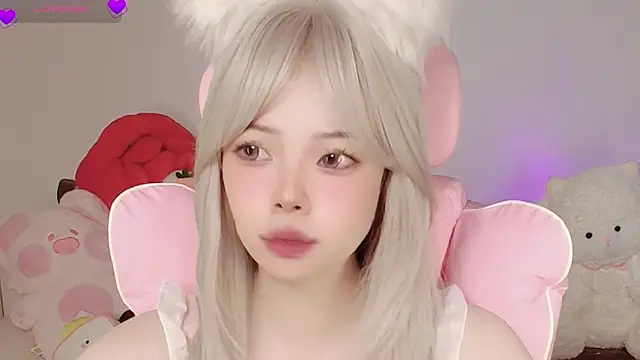 Snapshot of Miyeoonn chatting on 06.20.26 Miyeoonn online show from 06.20.26