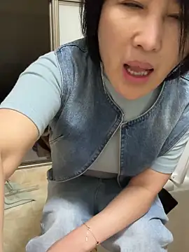 Snapshot of luckybaby666999 chatting on 05.05.26 luckybaby666999 online show from 05.05.26