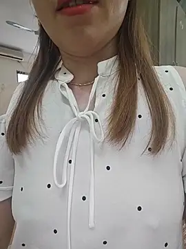Snapshot of Baby-Linh chatting on 05.31.26 Baby-Linh online show from 05.31.26
