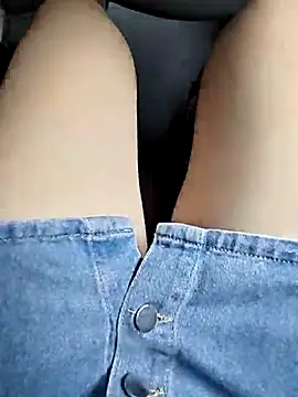 Snapshot of Baby-Linh chatting on 06.19.26 Baby-Linh online show from 06.19.26
