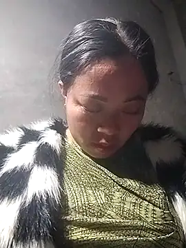 Snapshot of AlilaK2 chatting on 12.18.25 AlilaK2 online show from 12.18.25