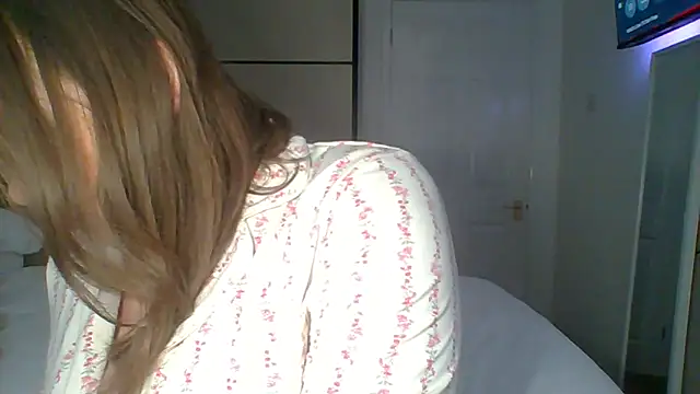 Snapshot of GEMMARMALADE chatting on 04.17.26 GEMMARMALADE online show from 04.17.26