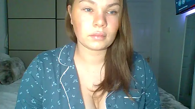 Snapshot of GEMMARMALADE chatting on 04.21.26 GEMMARMALADE online show from 04.21.26