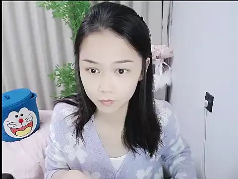 Snapshot of mili923 chatting on 12.20.25 mili923 online show from 12.20.25