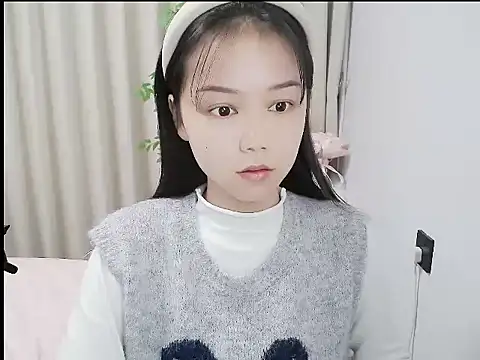 Snapshot of mili923 chatting on 01.14.26 mili923 online show from 01.14.26