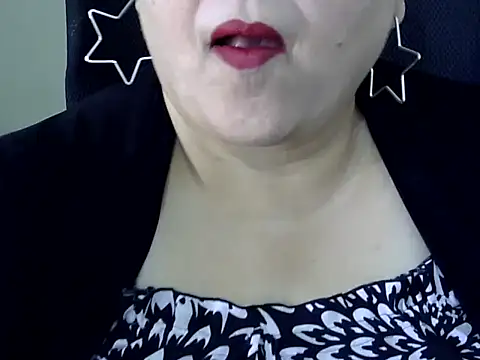 Snapshot of Soniya_Sha chatting on 05.18.26 Soniya Sha online show from 05.18.26
