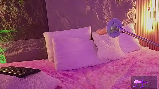 Snapshot of Mavistech chatting on 12.22.25 Mavistech online show from 12.22.25