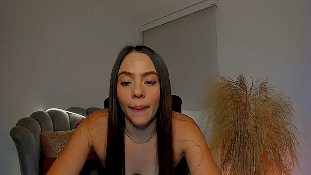 Snapshot of Kamilamonroe chatting on 12.23.25 Kamilamonroe online show from 12.23.25