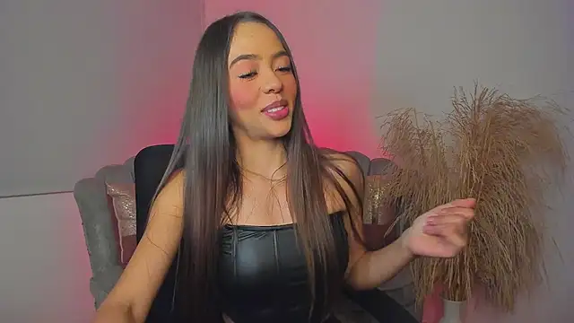 Snapshot of Kamilamonroe chatting on 06.27.26 Kamilamonroe online show from 06.27.26
